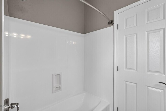 Building Photo - 3002 E Sherry Ln