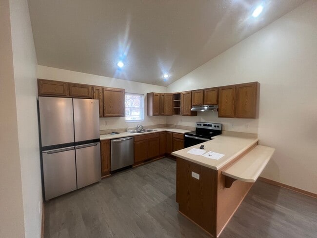 Building Photo - Beautiful 3-Bedroom Single Family Home in ...