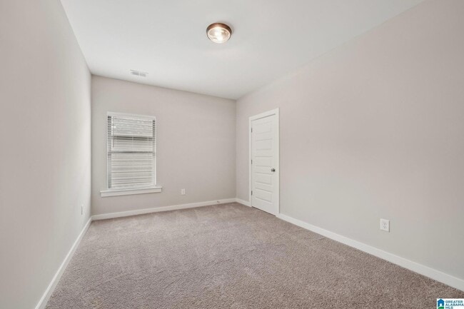 Building Photo - 559 Troubadour Ln