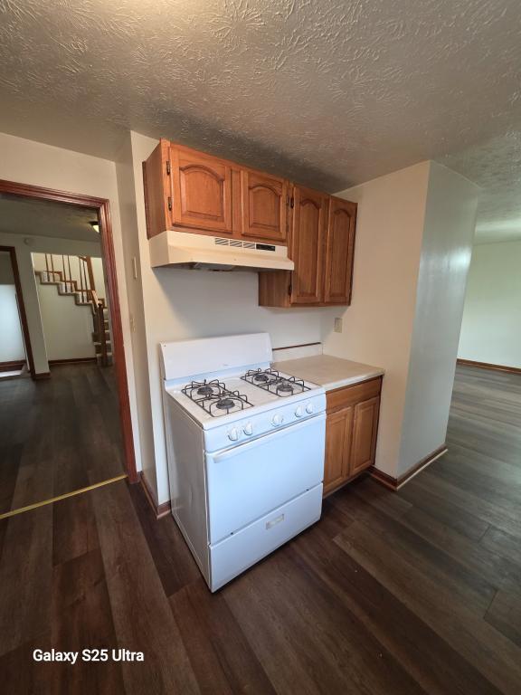 Building Photo - 820 S Locke St