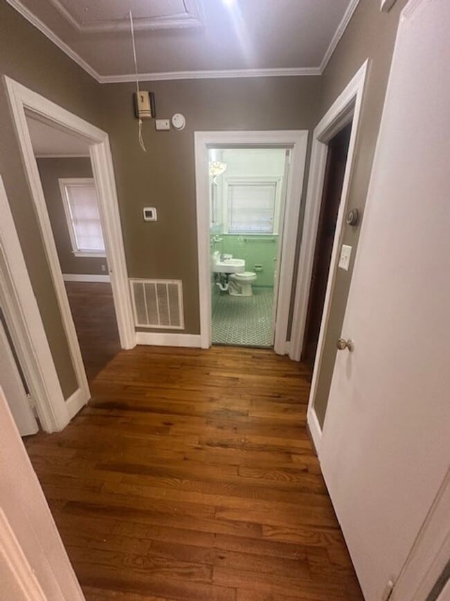 Building Photo - 705 Parrott Ave