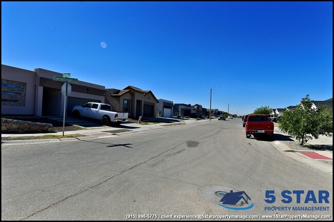 Building Photo - 14945 Tierra Escape Ave