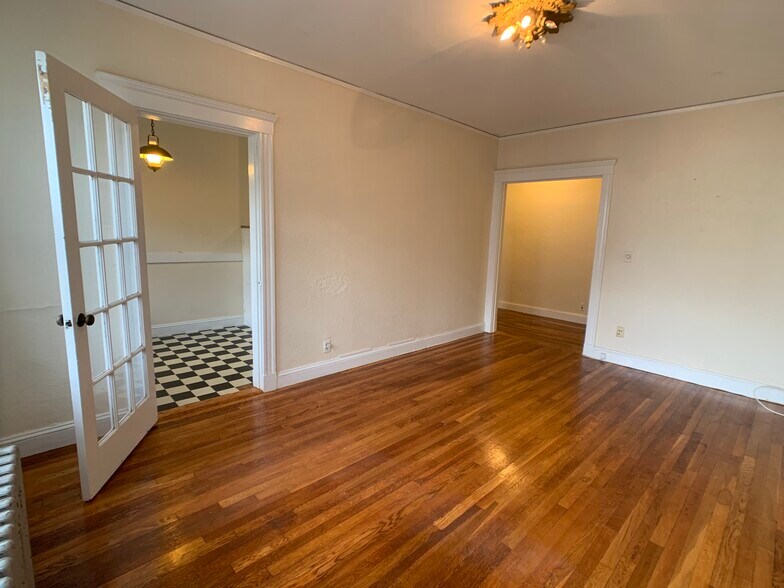 Building Photo - 1945 Commonwealth Ave