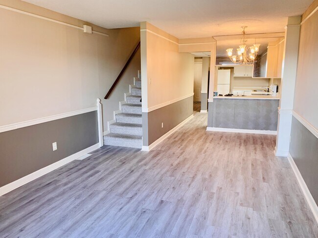 Building Photo - 438 Olympia Dr