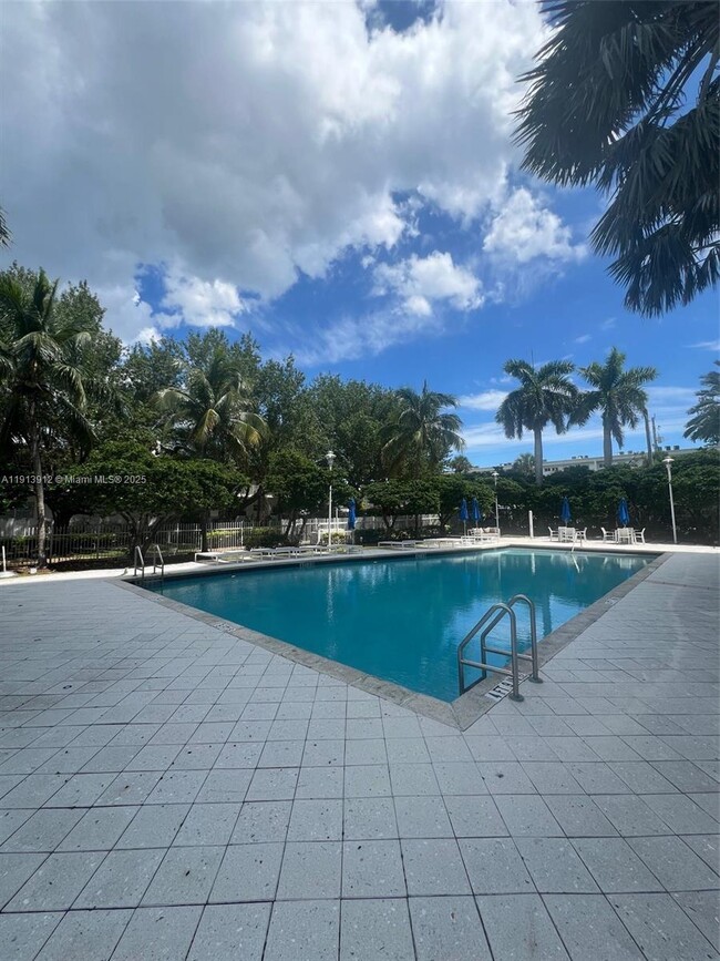 Building Photo - 7910 Harbor Island Dr