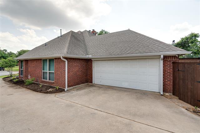 Building Photo - 2942 Woodland Hills Dr