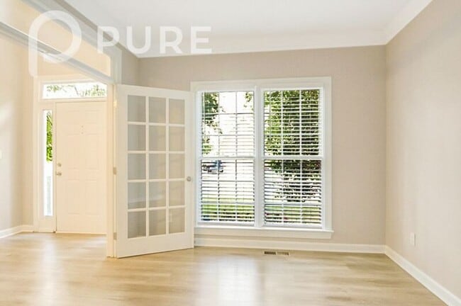 Building Photo - 5824 Clarks Fork Dr