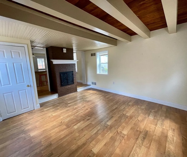 Building Photo - Charming 2-Bedroom Single-Family Home – Pr...