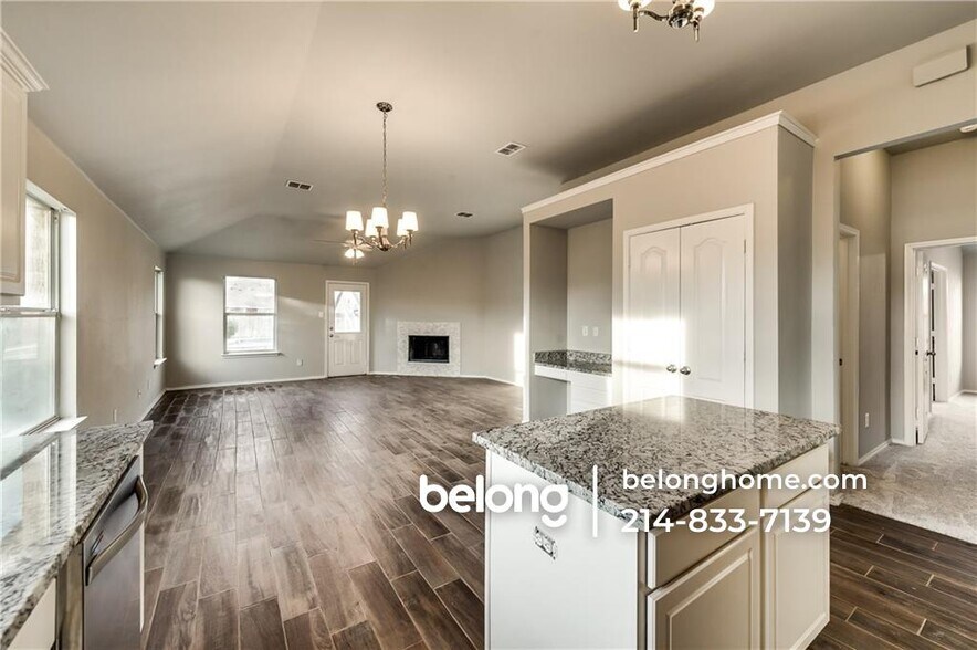 Building Photo - 901 Plumeria Dr