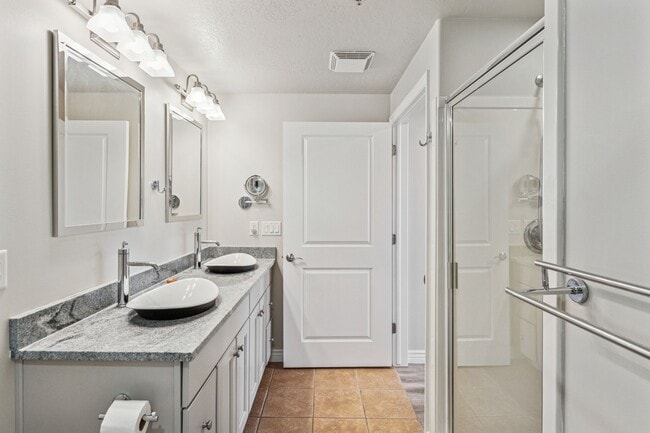 Building Photo - 5 S 500 W