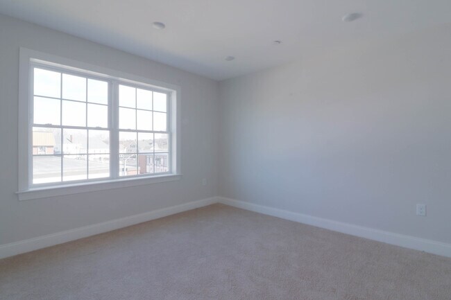 Building Photo - 4 Montvale Ave