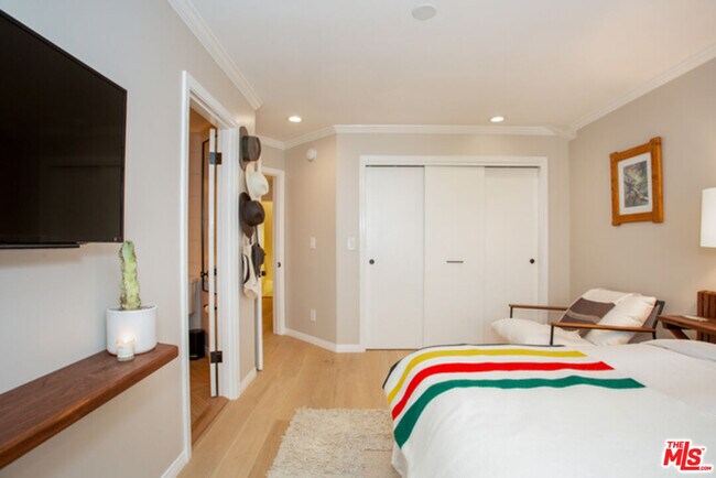 Building Photo - 8130 Redlands St