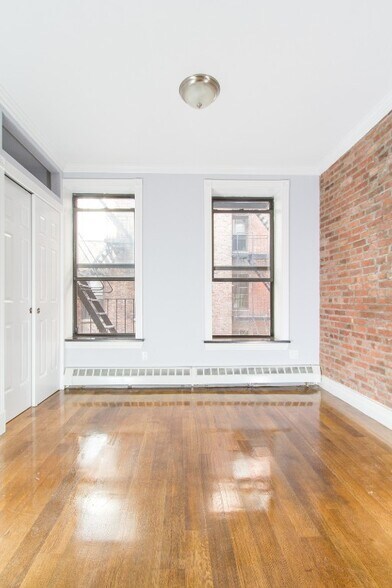 Building Photo - 219 E 28th St