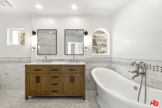 Building Photo - 9541 Cedarbrook Dr