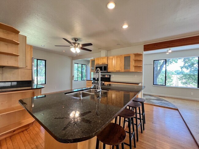 Building Photo - Vineyard-View Retreat with Bonus Room & Exceptional Outdoor Living