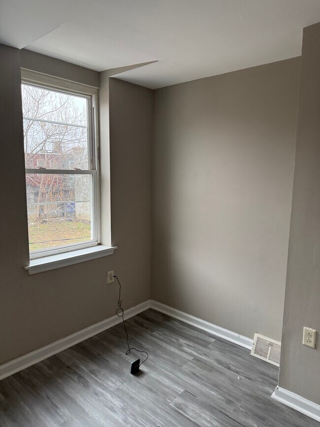 Building Photo - 2429 N Bouvier St