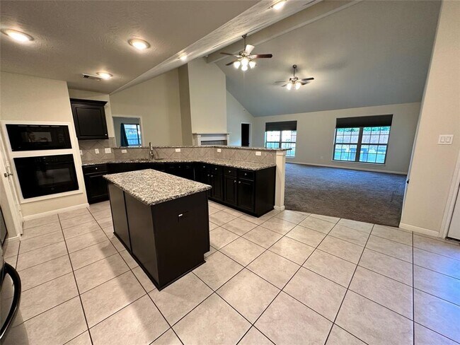 Building Photo - 7014 Limestone Cir