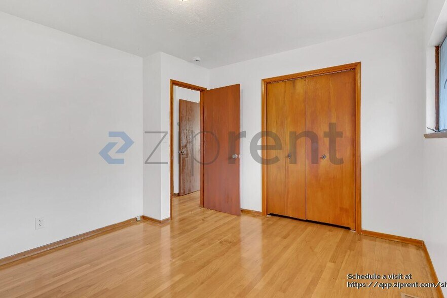 Building Photo - 6117 NE Clackamas St