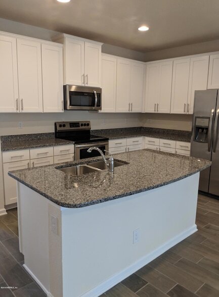 Building Photo - 221 Servia Dr
