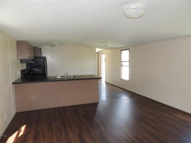 Building Photo - 155 Geerts St