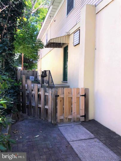 Building Photo - 75 S Main St