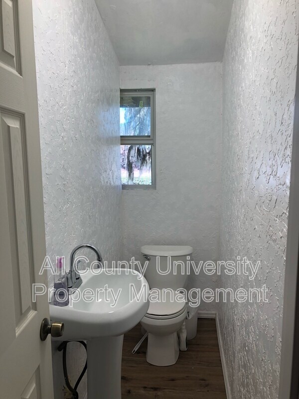 Building Photo - 23707 SE Hawthorne Rd