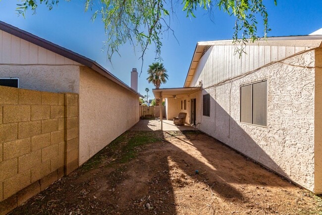 Building Photo - Location, Location, Location!