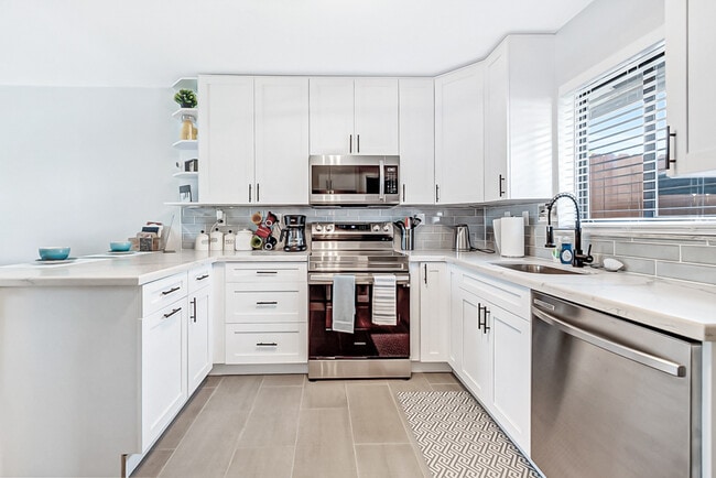 Kitchen 1.3 - 2013 Wilkins Ave