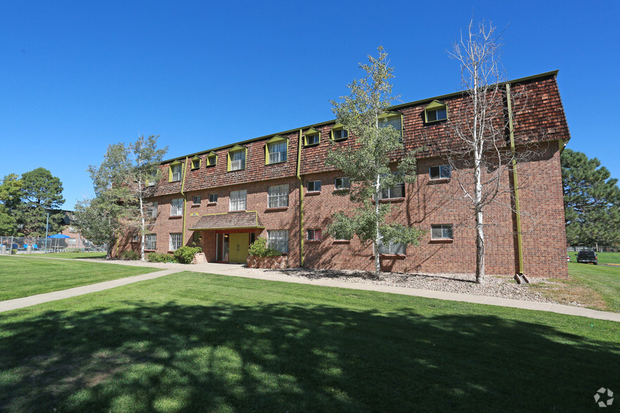 Primary Photo - Garden Center Apartments