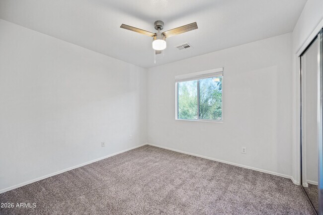 Building Photo - 1516 E Mobile Ln