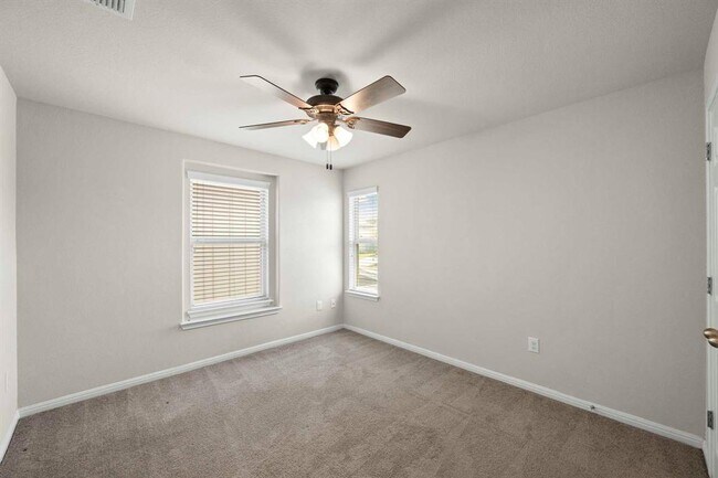 Building Photo - 383 Eagle Brook Ln