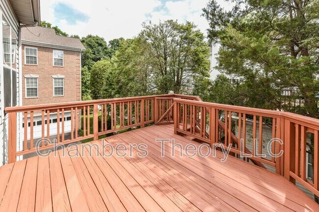 Building Photo - 3105 White Daisy Pl