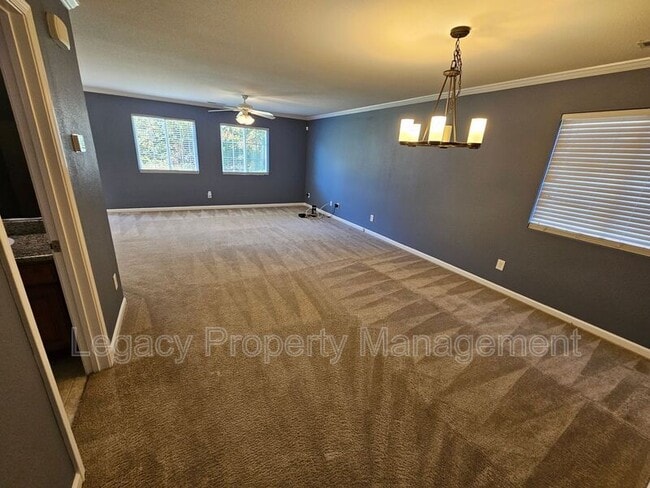 Building Photo - 312 Walnut Crossing Dr