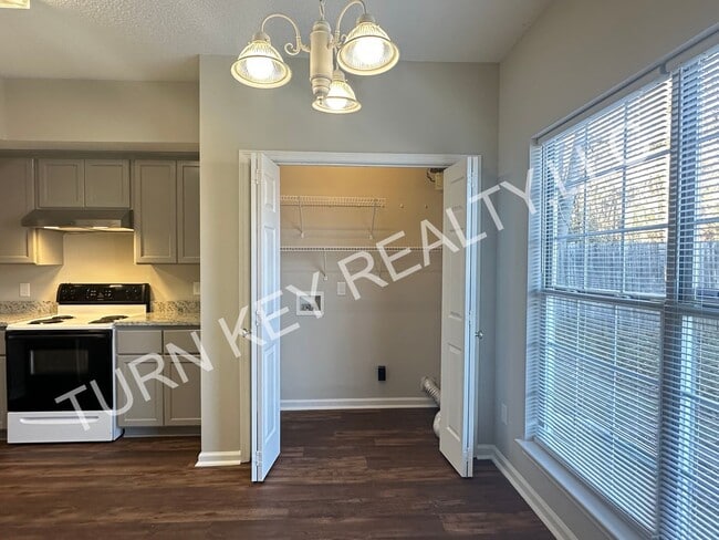 Building Photo - Townhome for rent in Alabaster