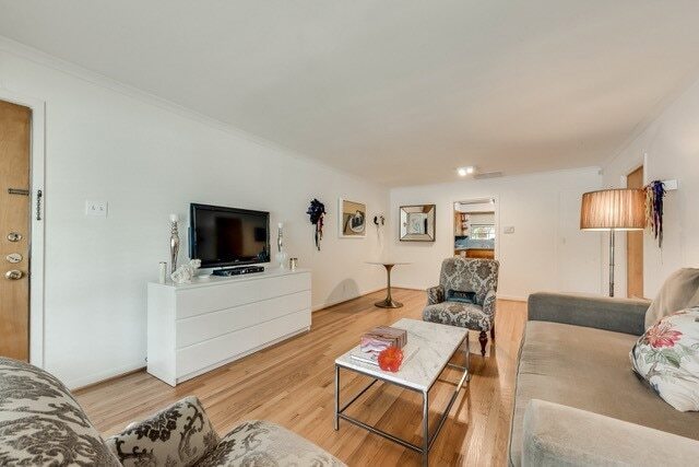 Building Photo - 6525 E Mockingbird Ln