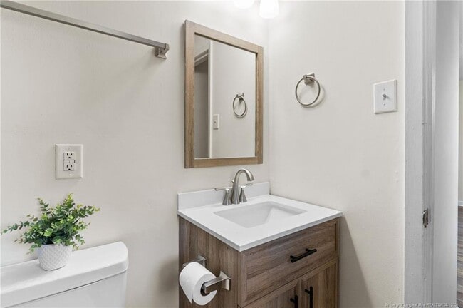 Building Photo - 503 Bobwhite Ct