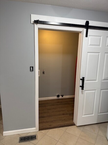 Laundry room - 147 Longview Dr