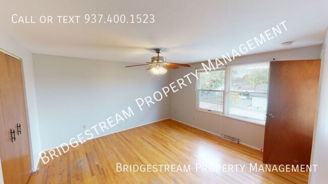 Building Photo - Spacious 4 Bedroom, 2.5 bath two story hom...