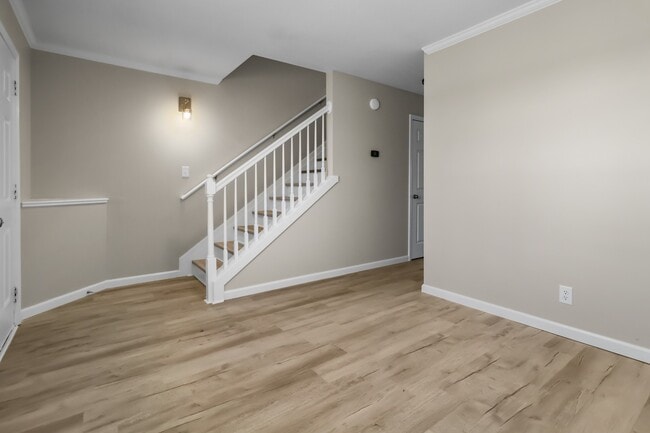 Building Photo - 106 Alexander Blvd