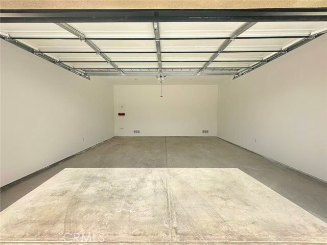 Building Photo - 204 N Willow Ave