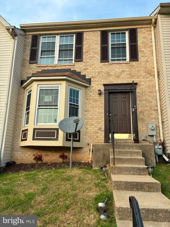 Building Photo - 746 Villager Cir
