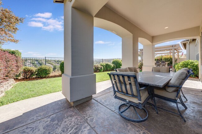 Building Photo - Luxury 4-Bedroom Home in El Dorado Hills Exclusive Serrano Community!