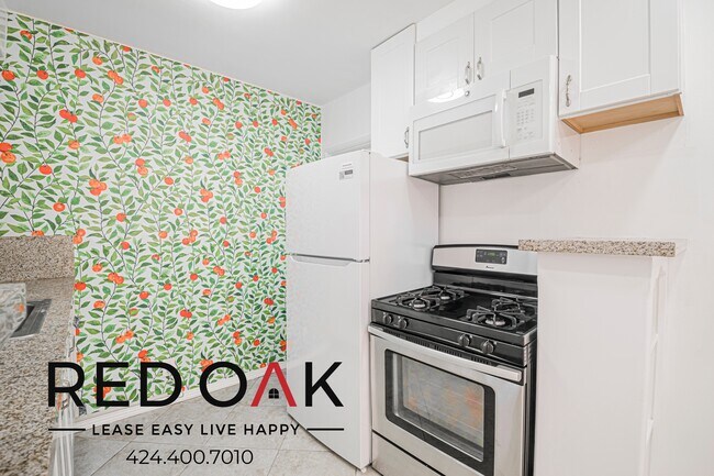 Building Photo - 340 N Curson Ave