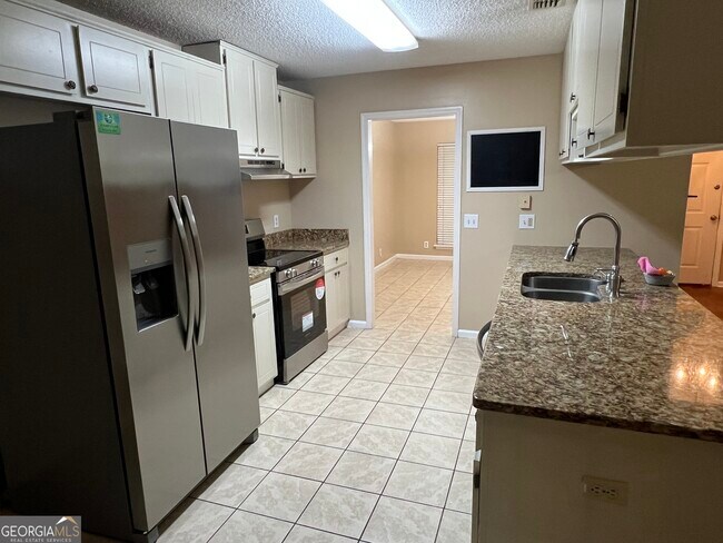 Building Photo - 152 Woodvalley Ct