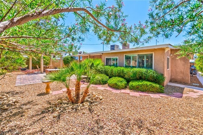 Building Photo - 1824 Saylor Way