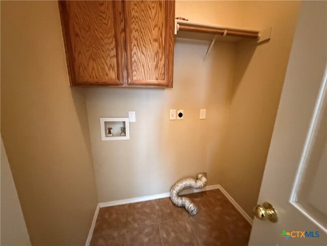 Building Photo - 4205 Cambridge Dr