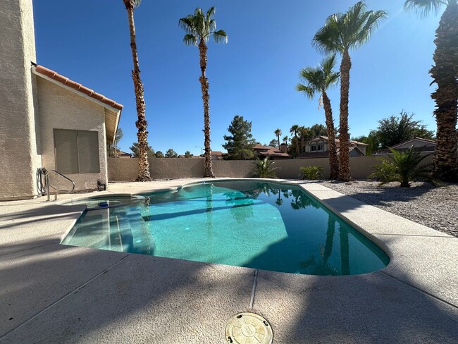Building Photo - Green Valley hone with Pool & Spa