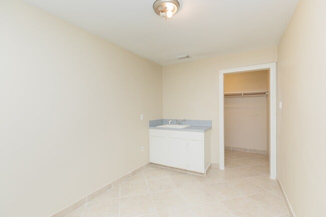 Building Photo - 4106 Kitchen Hill Ln