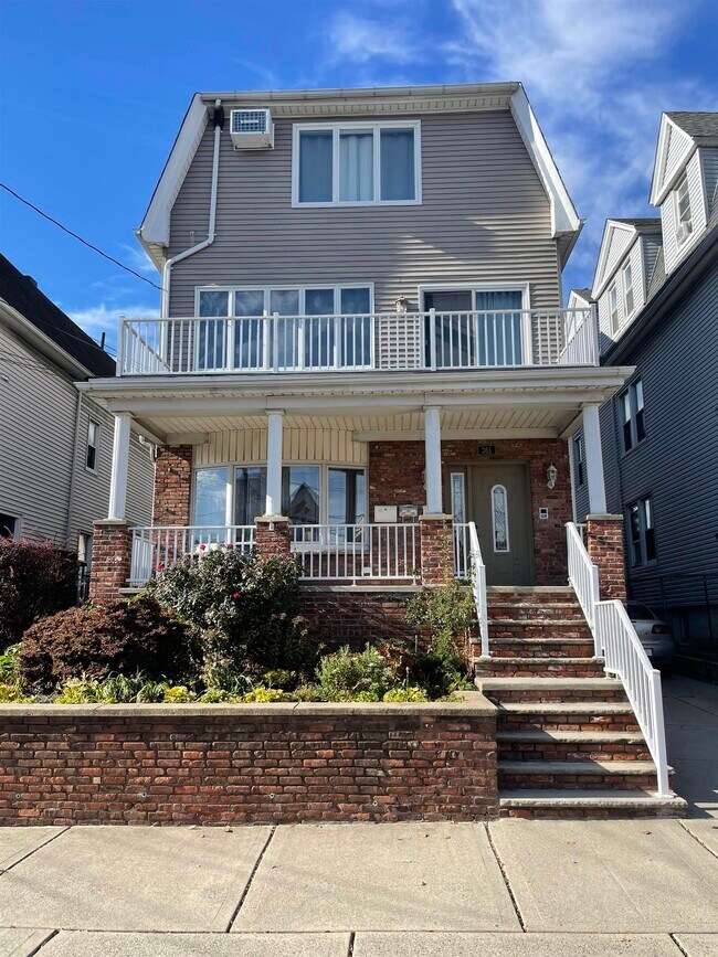 Building Photo - 361 Avenue C