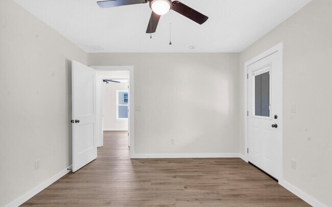 Building Photo - 4705 Ave B